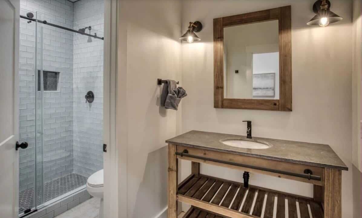 Photo of Bathroom in Melrose on the Beach