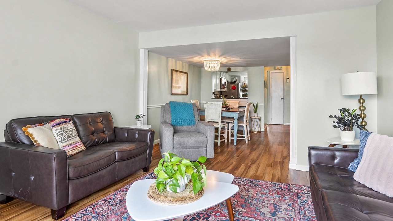 Photo of Livingroom in Oceanmarsh Subdivision