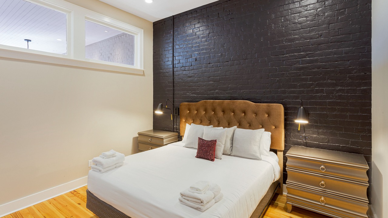 Photo of Bedroom in Historic District - North