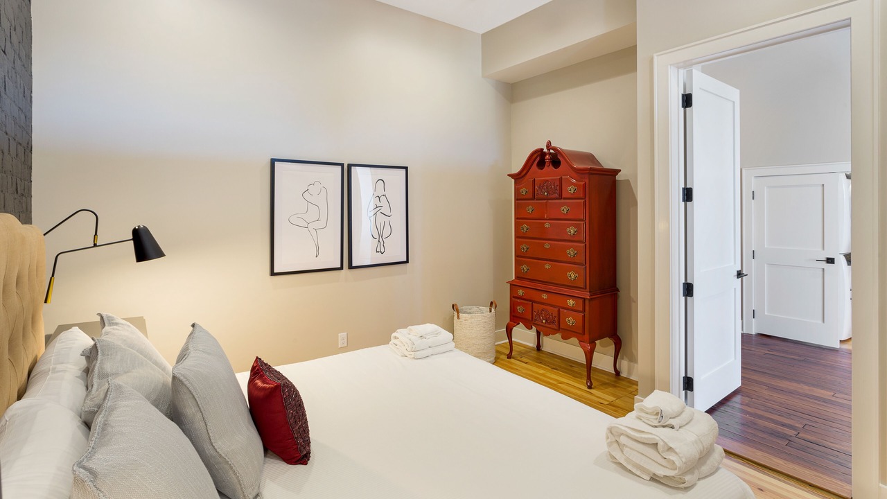 Photo of Bedroom in Historic District - North