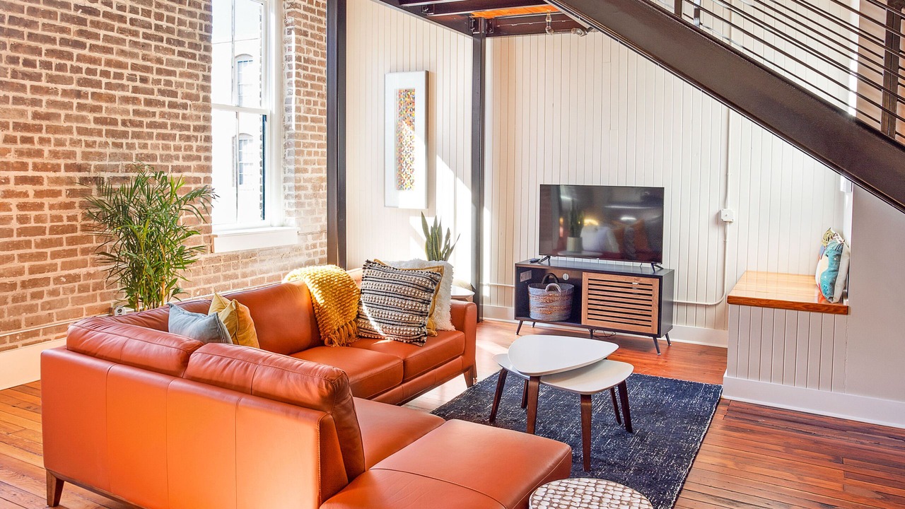 Photo of Livingroom in Historic District - North