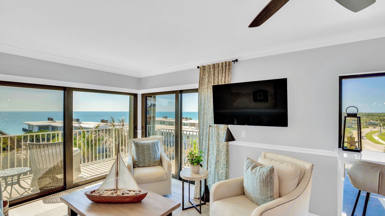 Photo of Livingroom in Central Beach