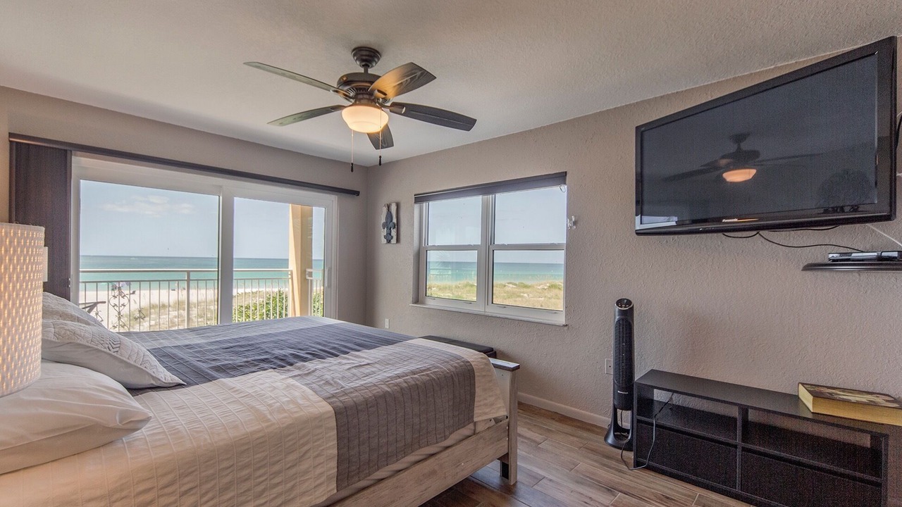 Photo of Bedroom in Madeira Beach