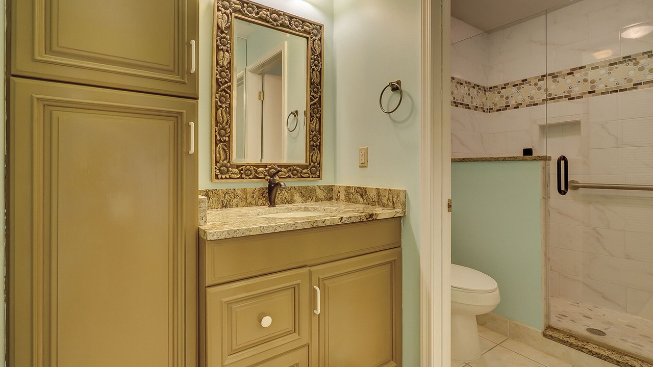 Photo of Bathroom in Folly Field