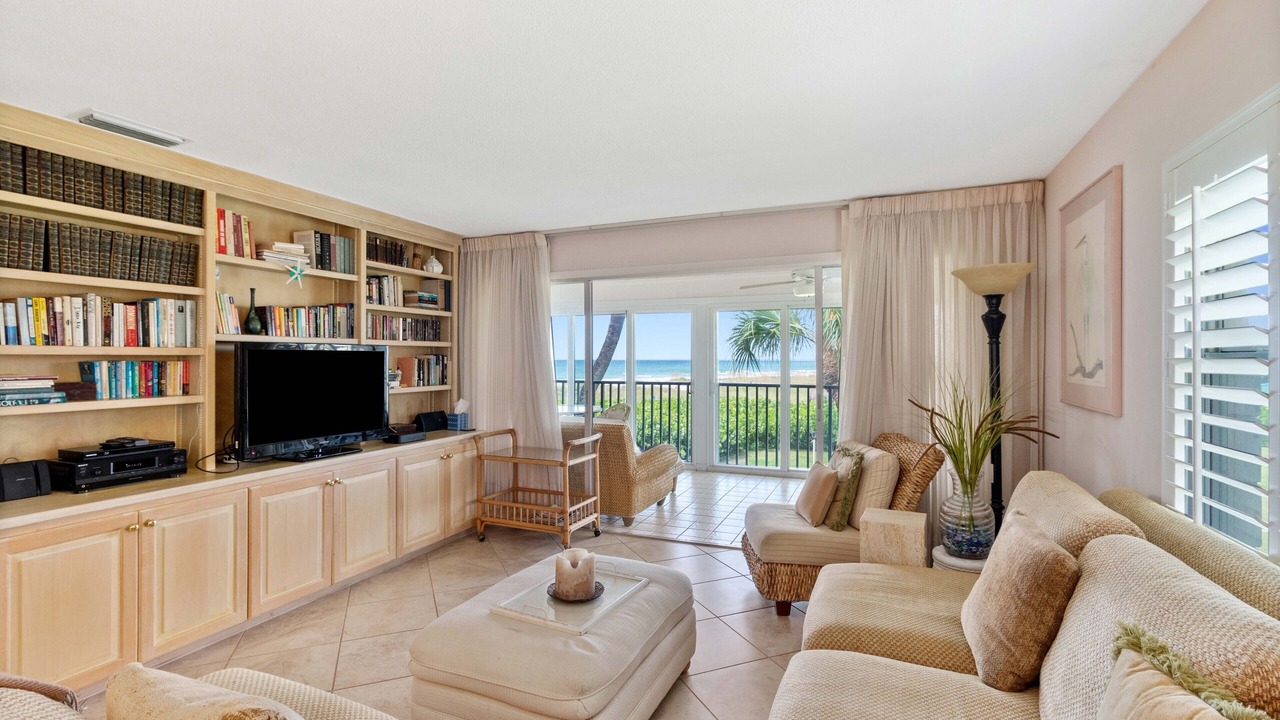 Photo of Livingroom in Whitney Beach
