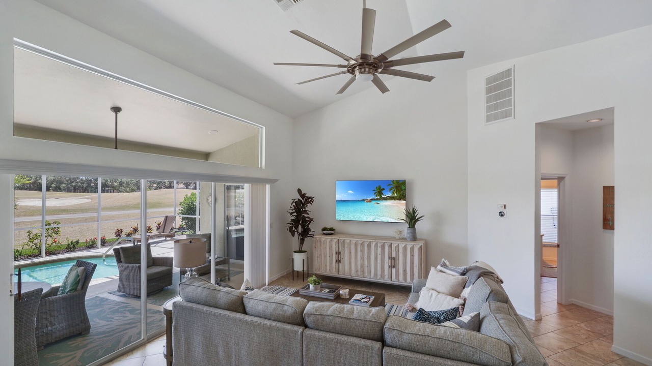 Photo of Livingroom in Falcons Glen