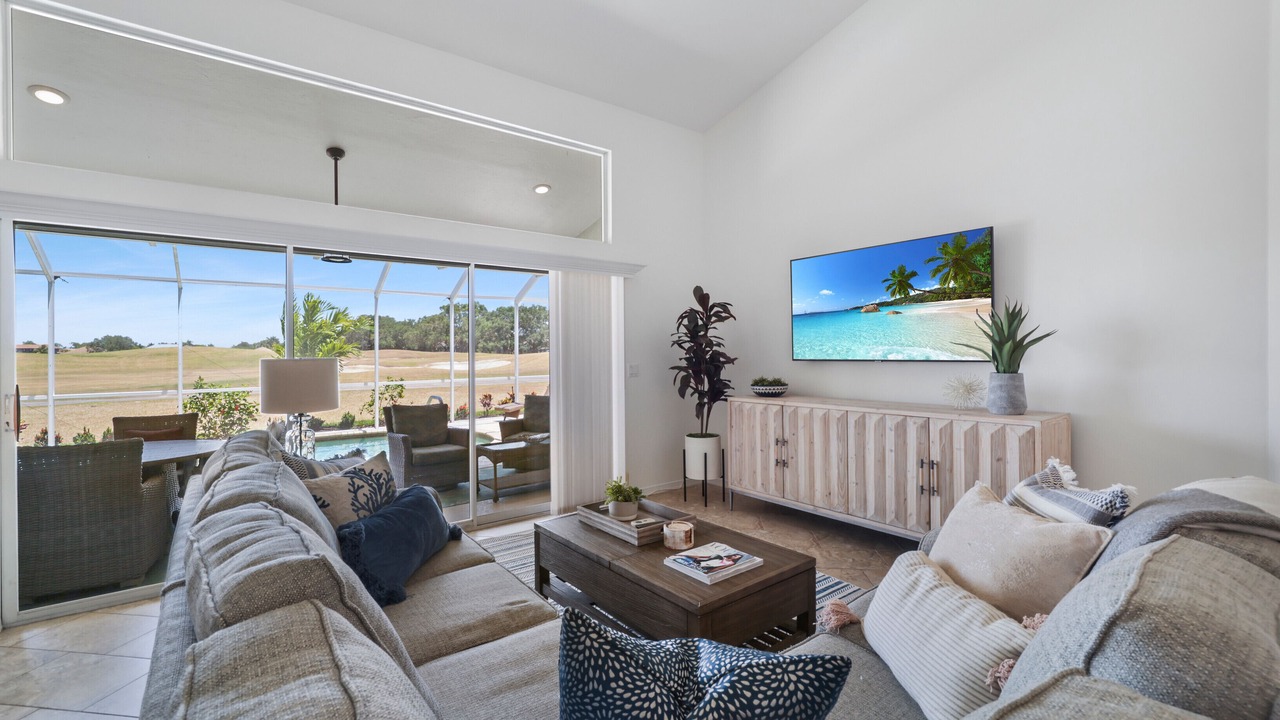 Photo of Livingroom in Falcons Glen