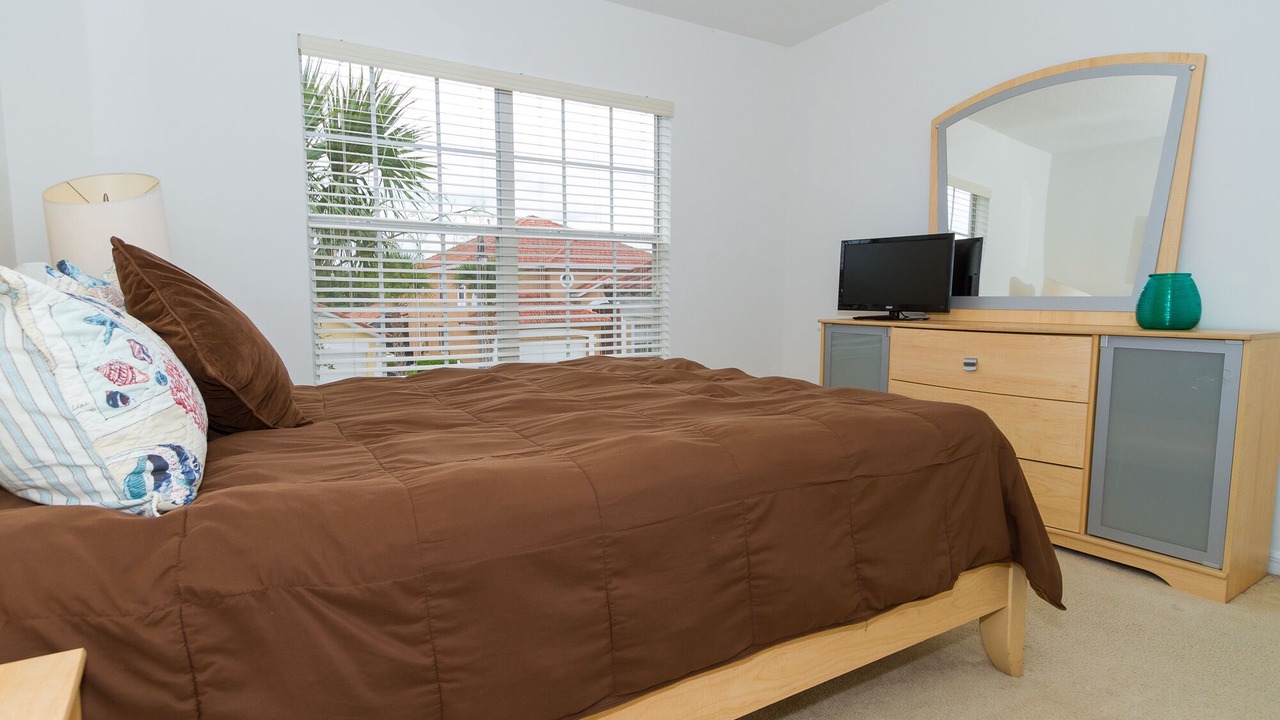 Photo of Bedroom in Hunters Creek
