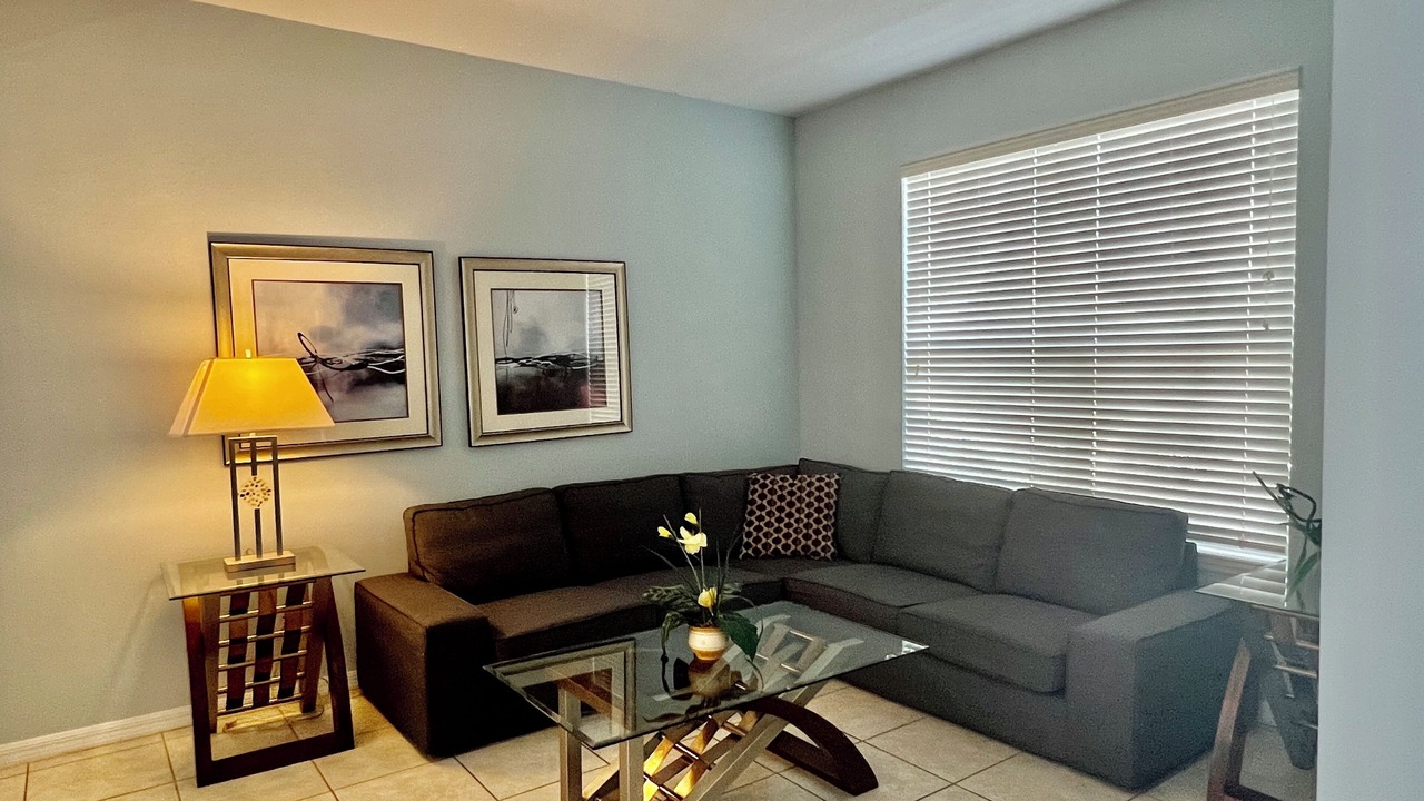 Photo of Livingroom in Hunters Creek