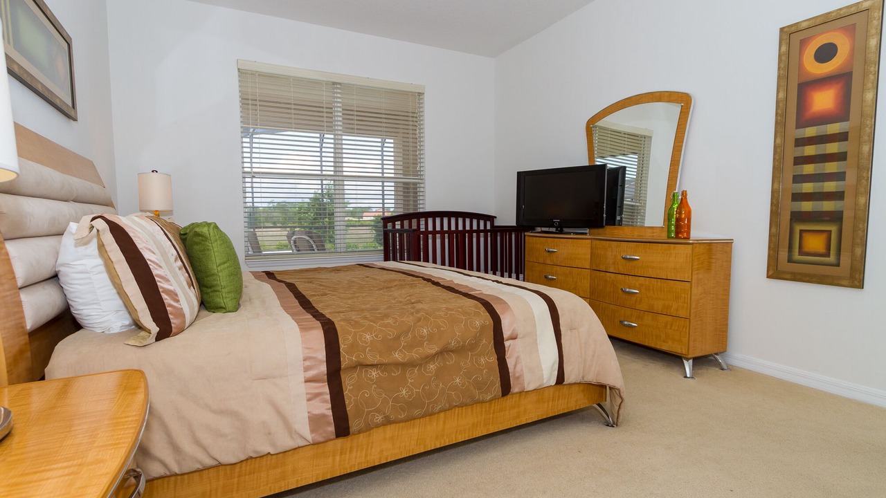 Photo of Bedroom in Hunters Creek
