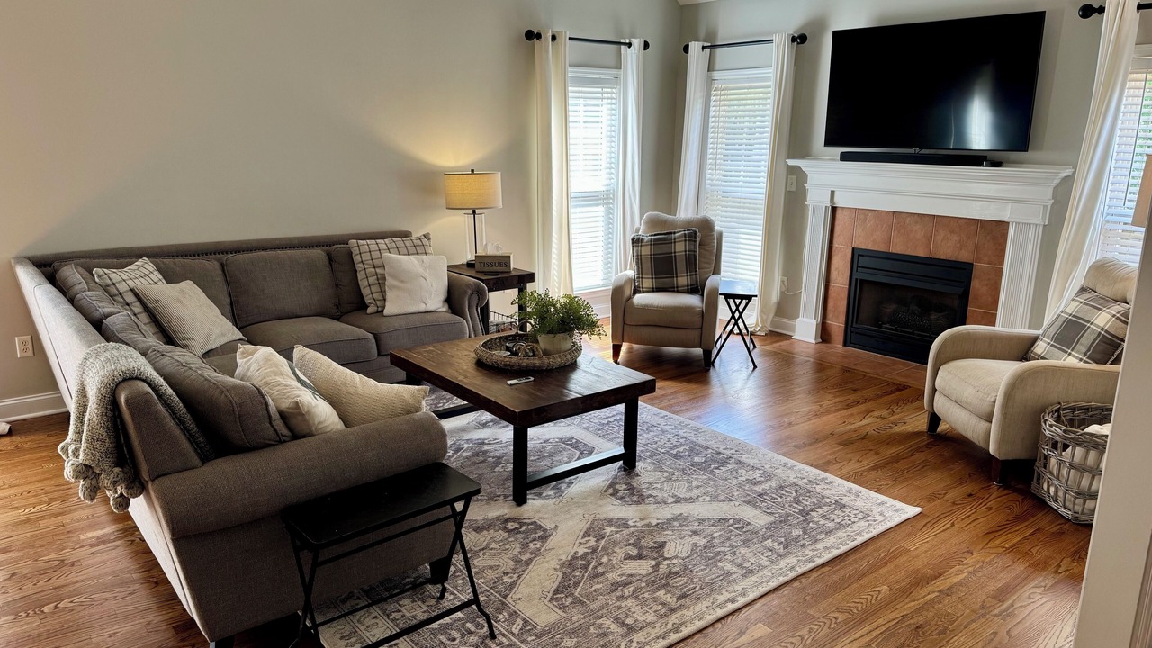 Photo of Livingroom in Evans