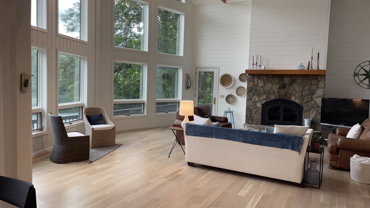 Photo of Livingroom in Robbinsville