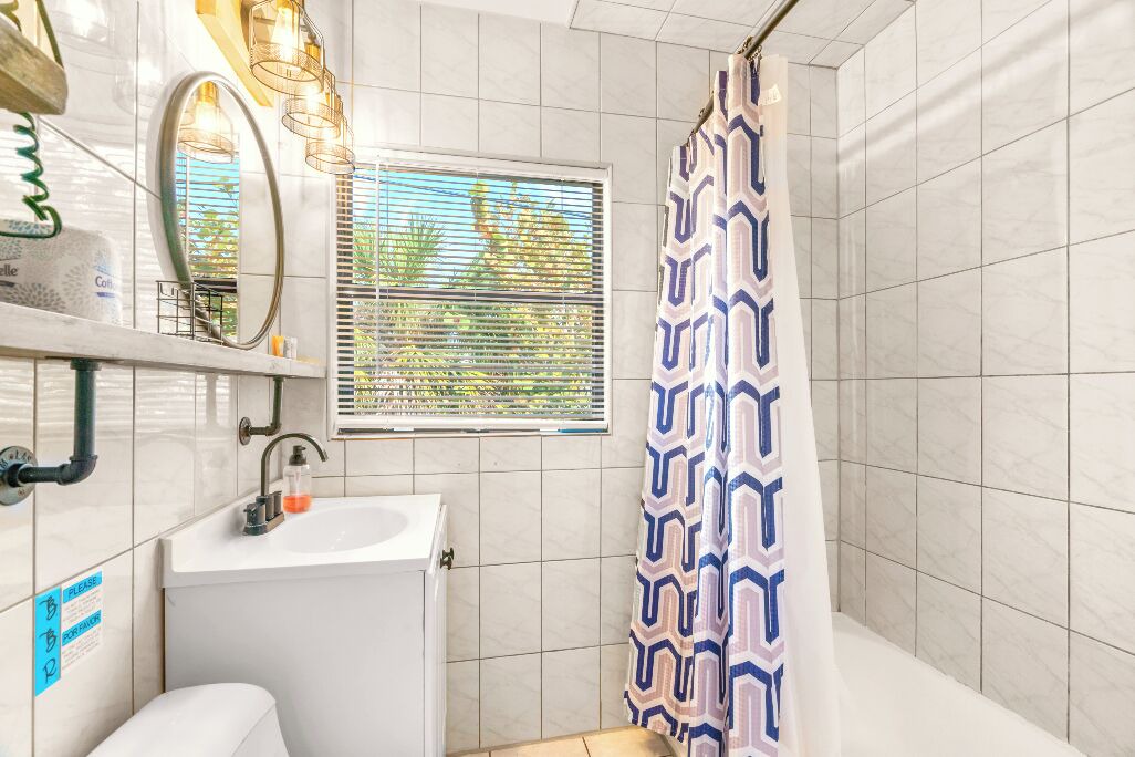 Photo of Bathroom in Treasure Island