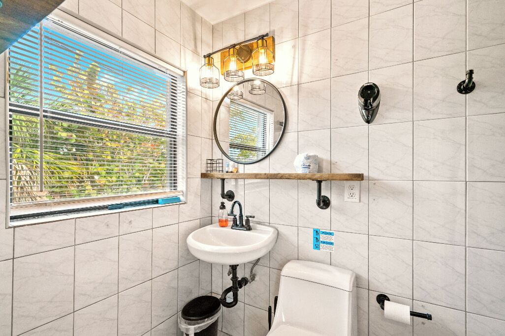 Photo of Bathroom in Treasure Island