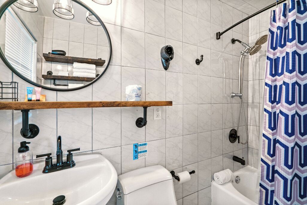 Photo of Bathroom in Treasure Island