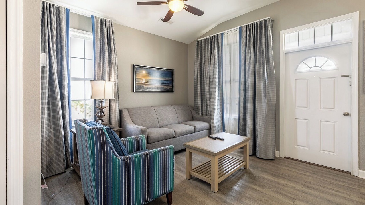 Photo of Livingroom in Ocean Ridge