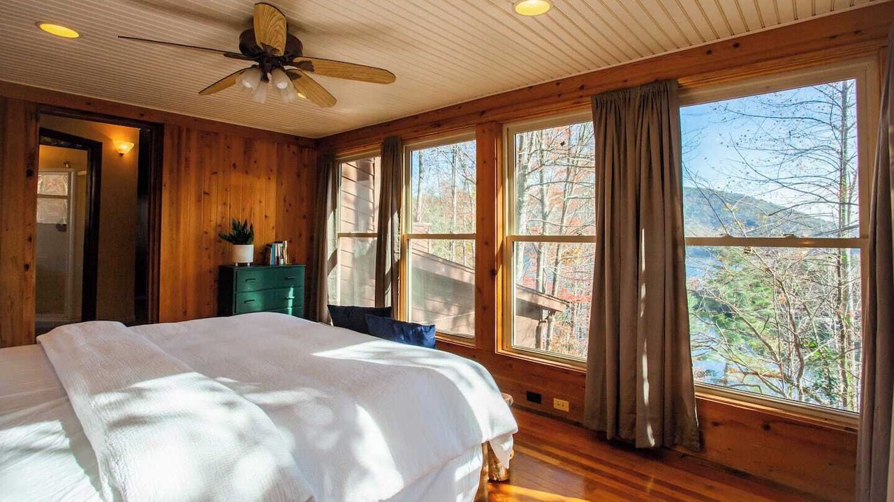 Photo of Bedroom in Salem