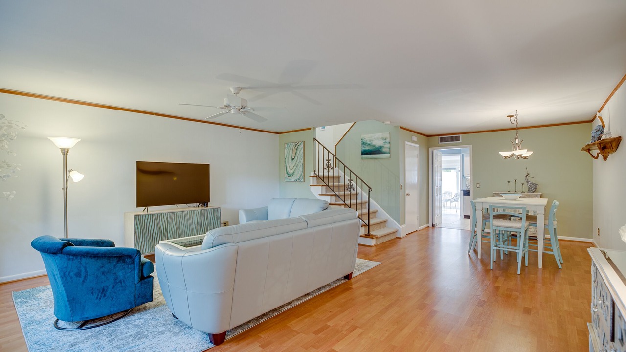 Photo of Livingroom in Central Beach