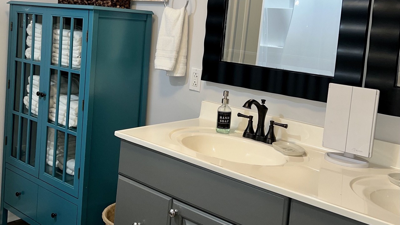 Photo of Bathroom in Townville