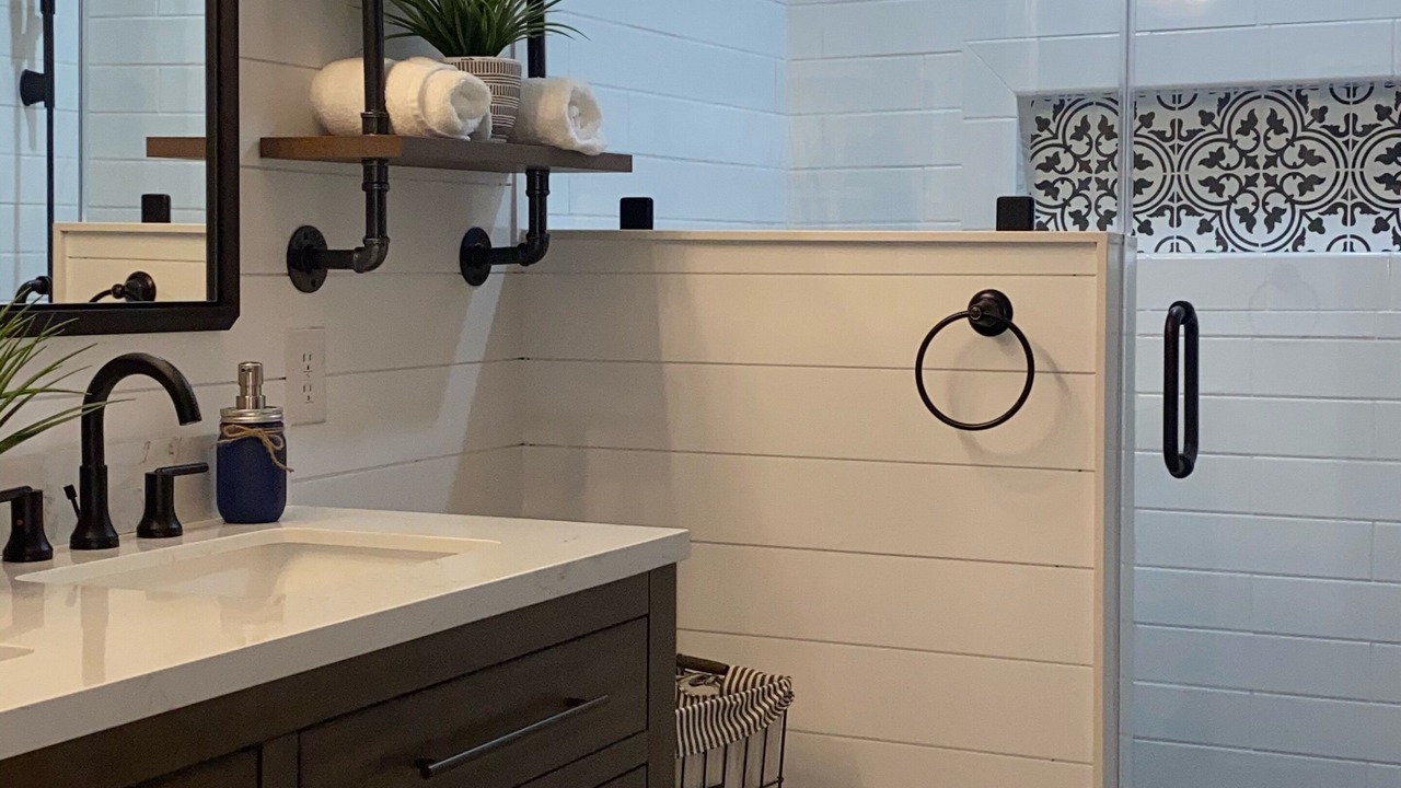 Photo of Bathroom in Townville