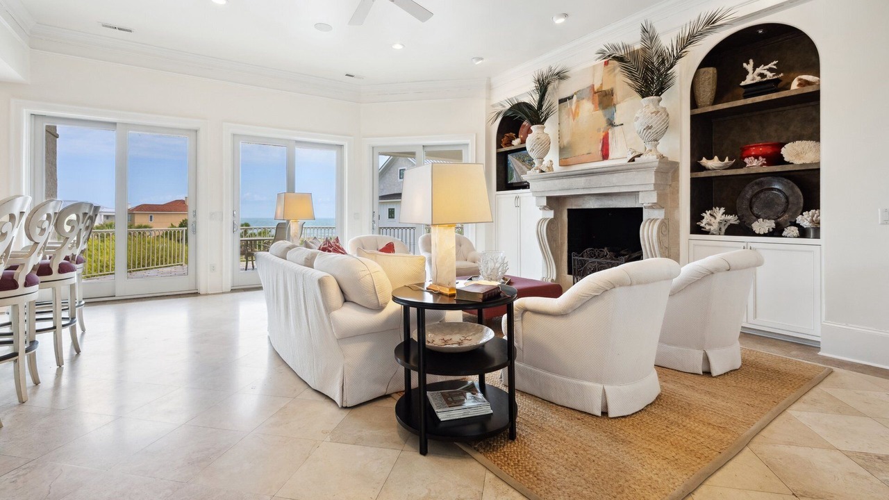 Photo of Livingroom in Debordieu Colony