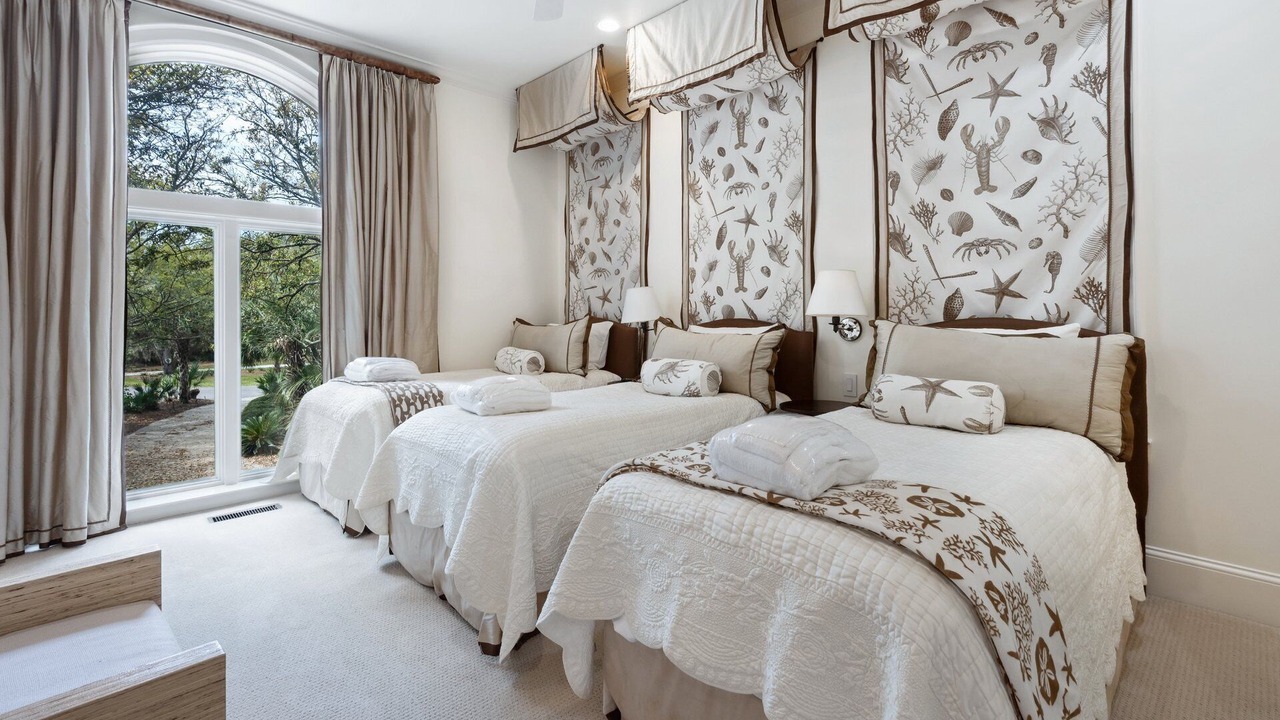 Photo of Bedroom in Debordieu Colony