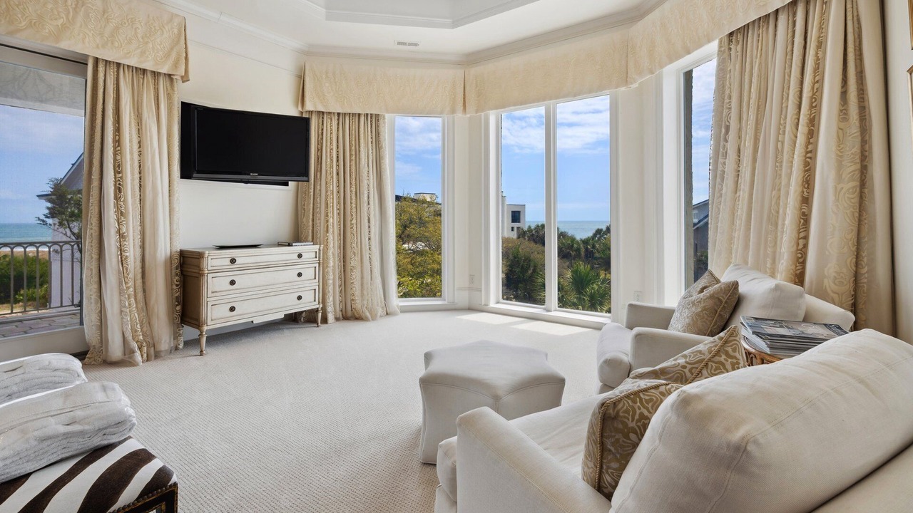 Photo of Livingroom in Debordieu Colony