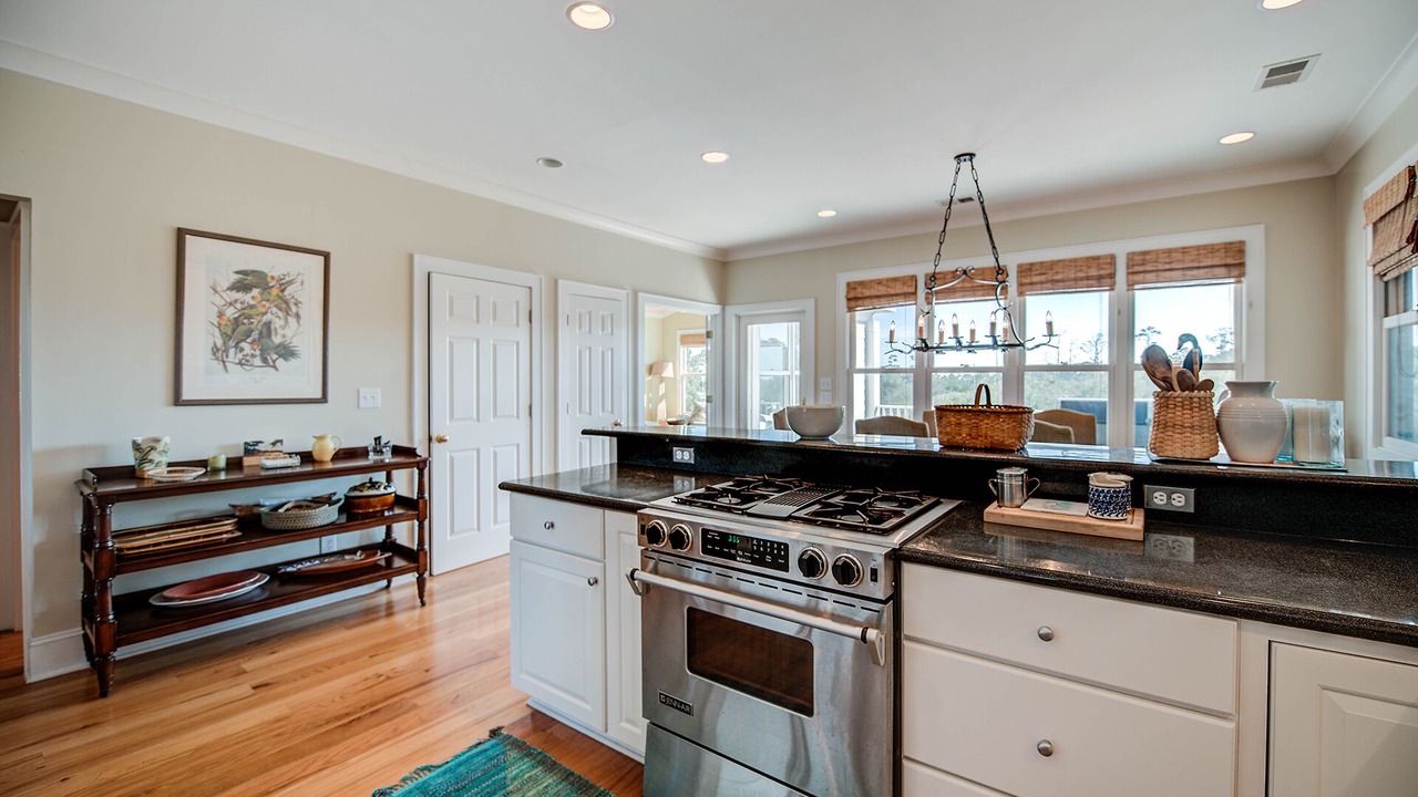 Photo of Kitchen in Debordieu Colony