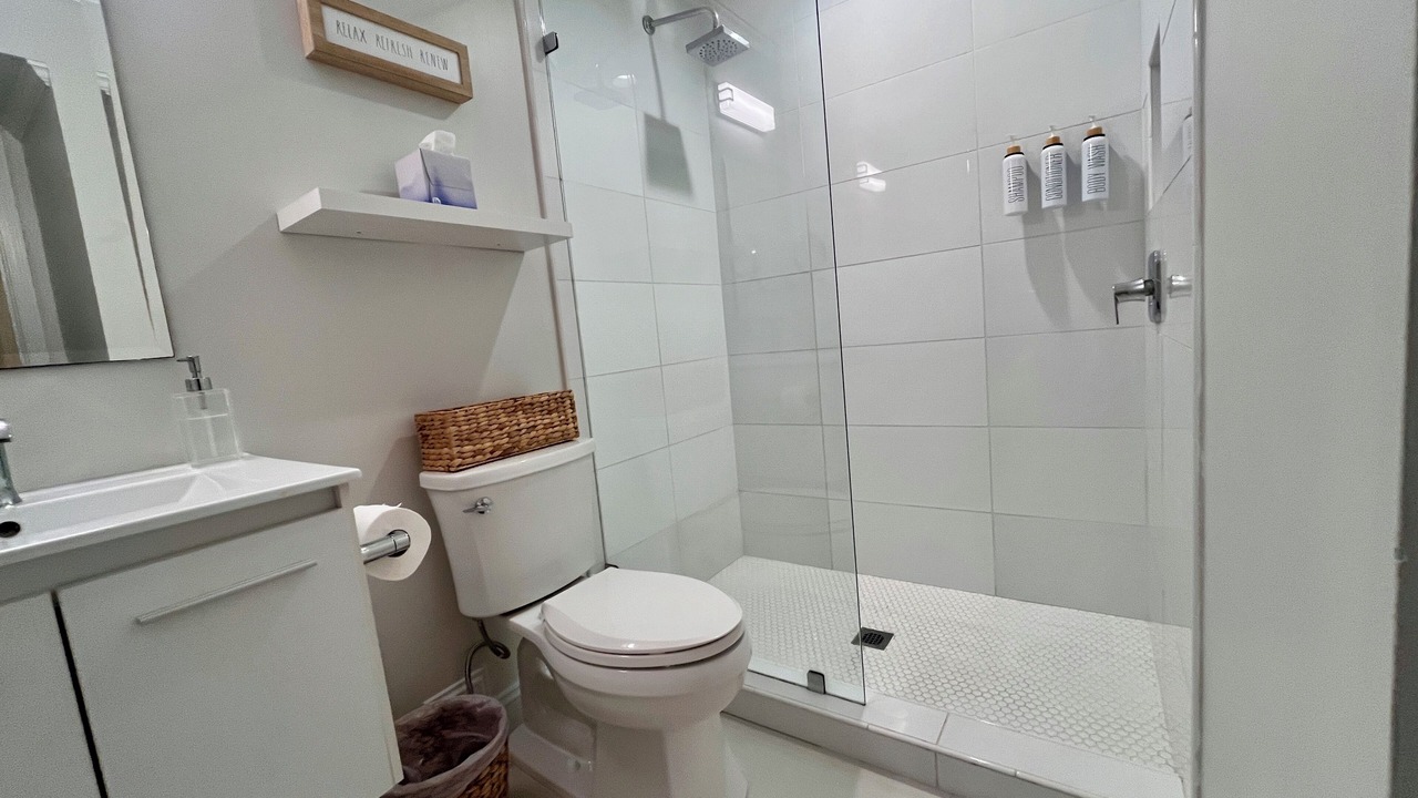 Photo of Bathroom in Folly Field