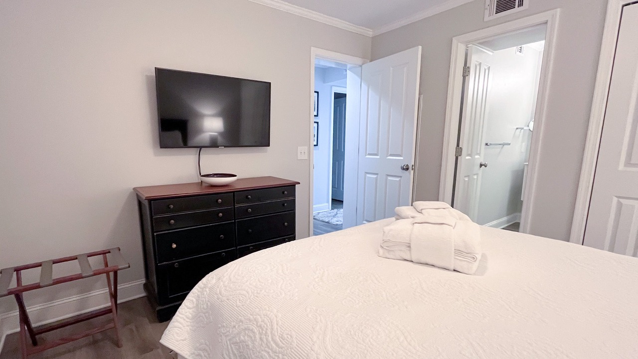 Photo of Bedroom in Folly Field