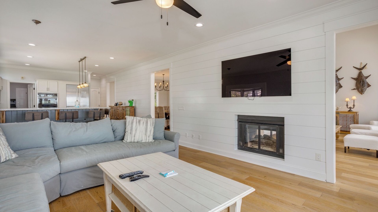 Photo of Livingroom in North Forest Beach
