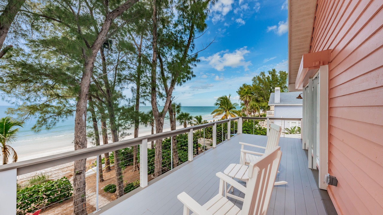 Photo of Patio Balcony in Sunset Beach