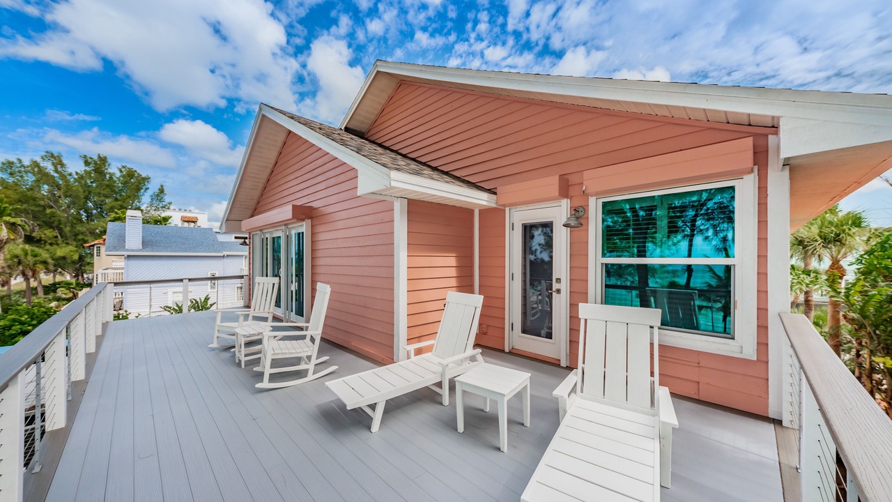 Photo of Patio Balcony in Sunset Beach