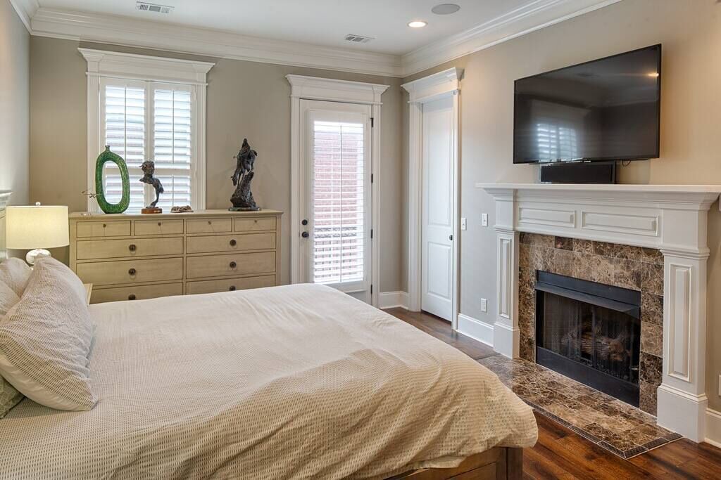 Photo of Livingroom in Historic District - North