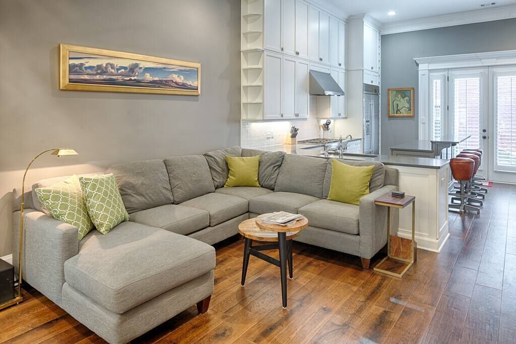 Photo of Livingroom in Historic District - North