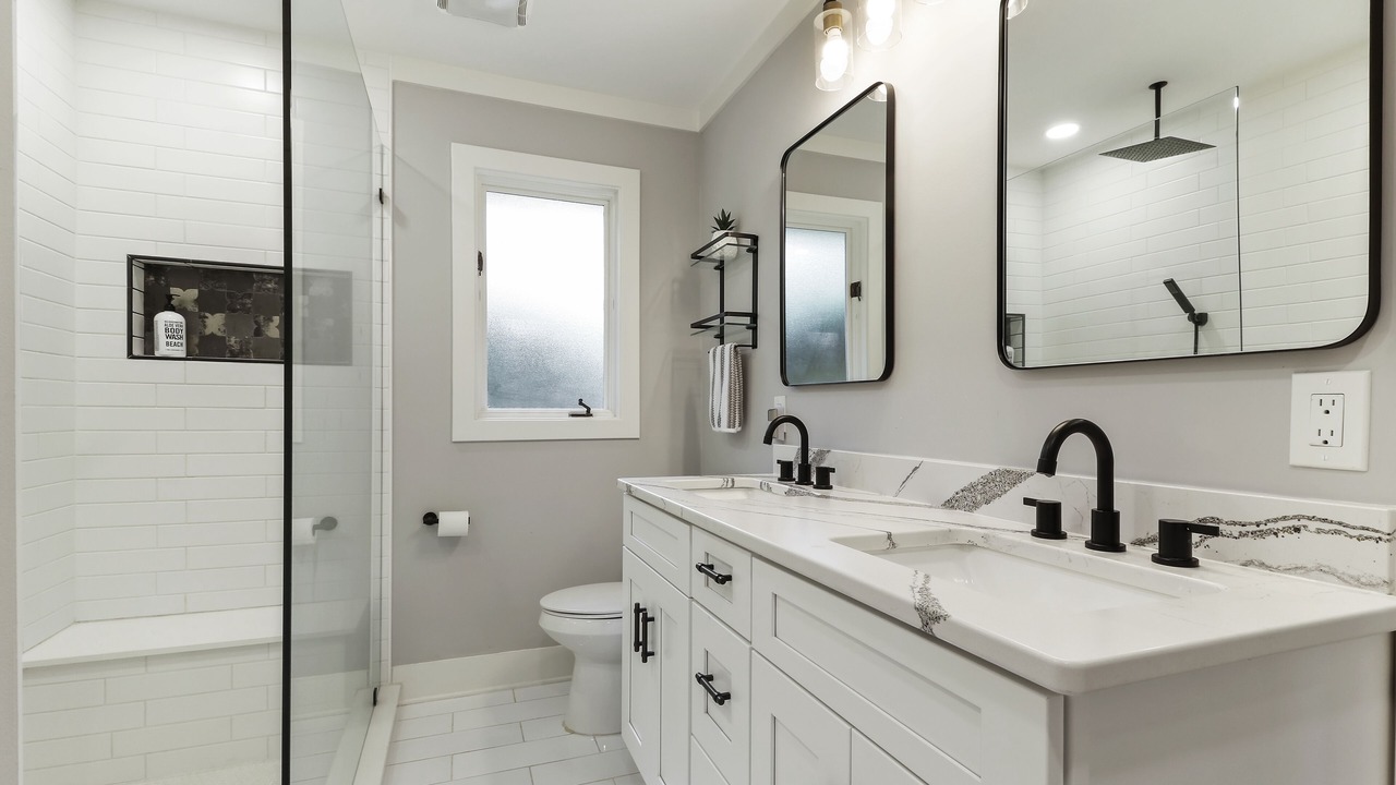 Photo of Bathroom in Heritage Woods