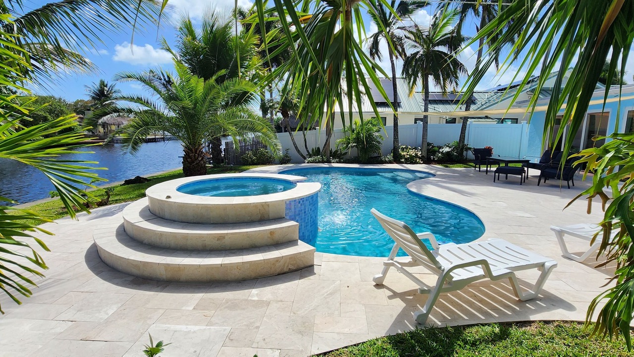 Photo of Others in Tropic Palms