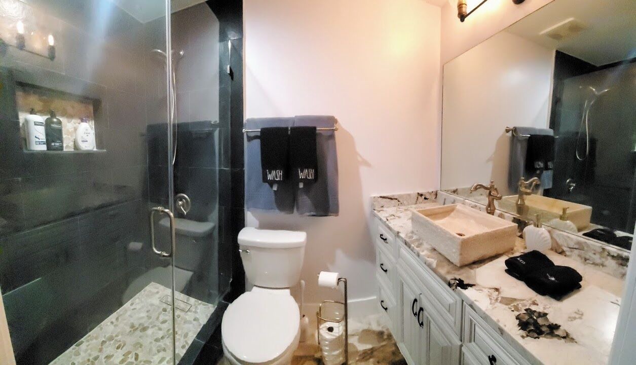 Photo of Bathroom in Tropic Palms