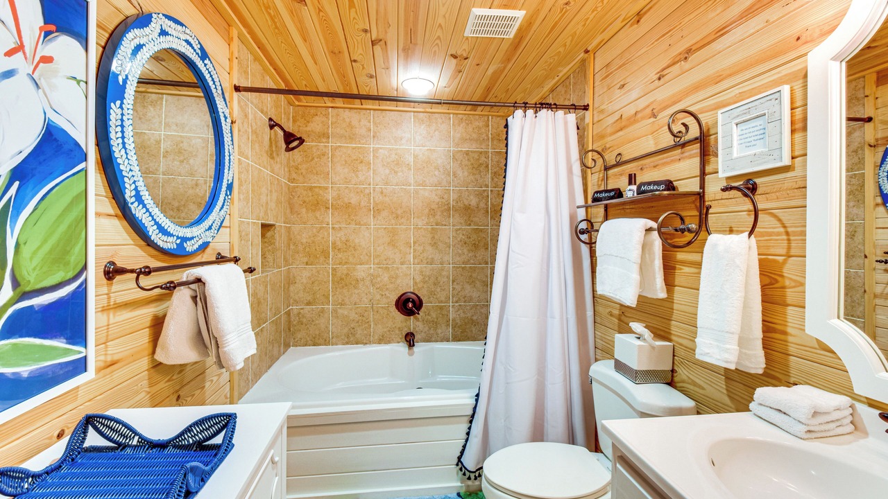 Photo of Bathroom in Seneca