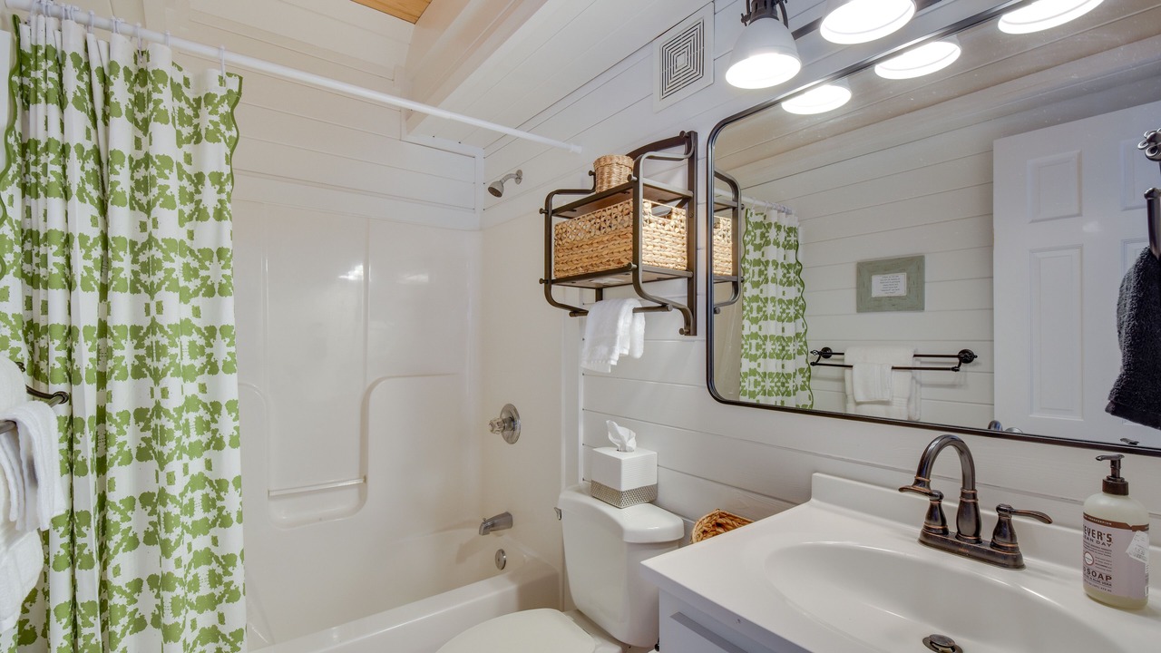 Photo of Bathroom in Seneca