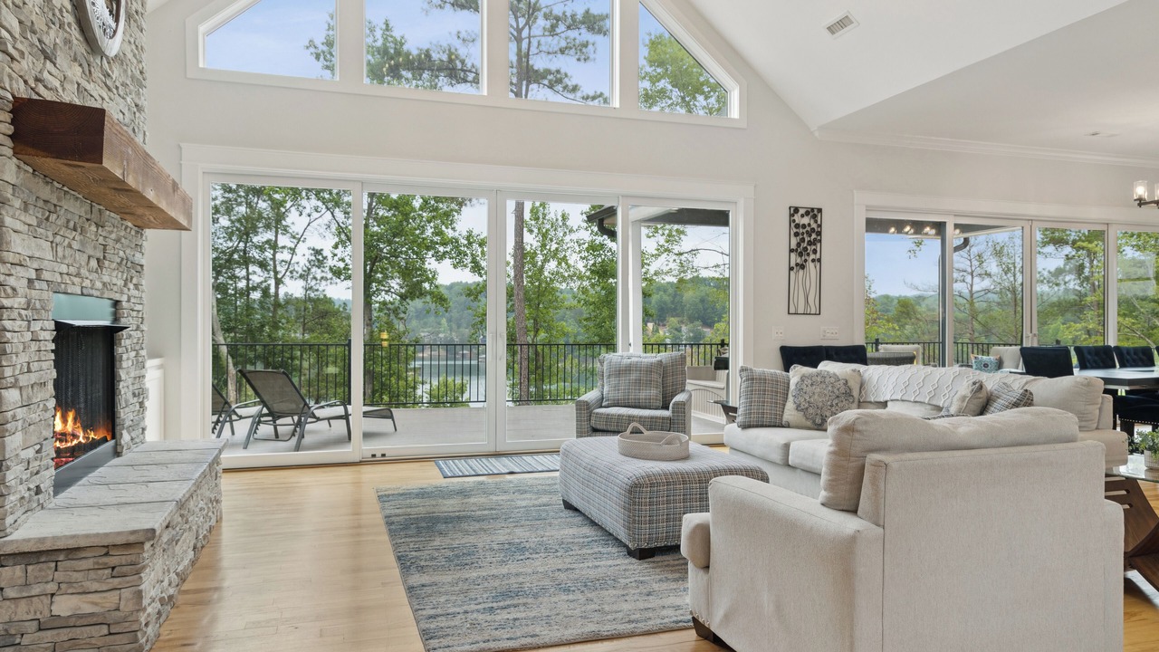 Photo of Livingroom in Six Mile