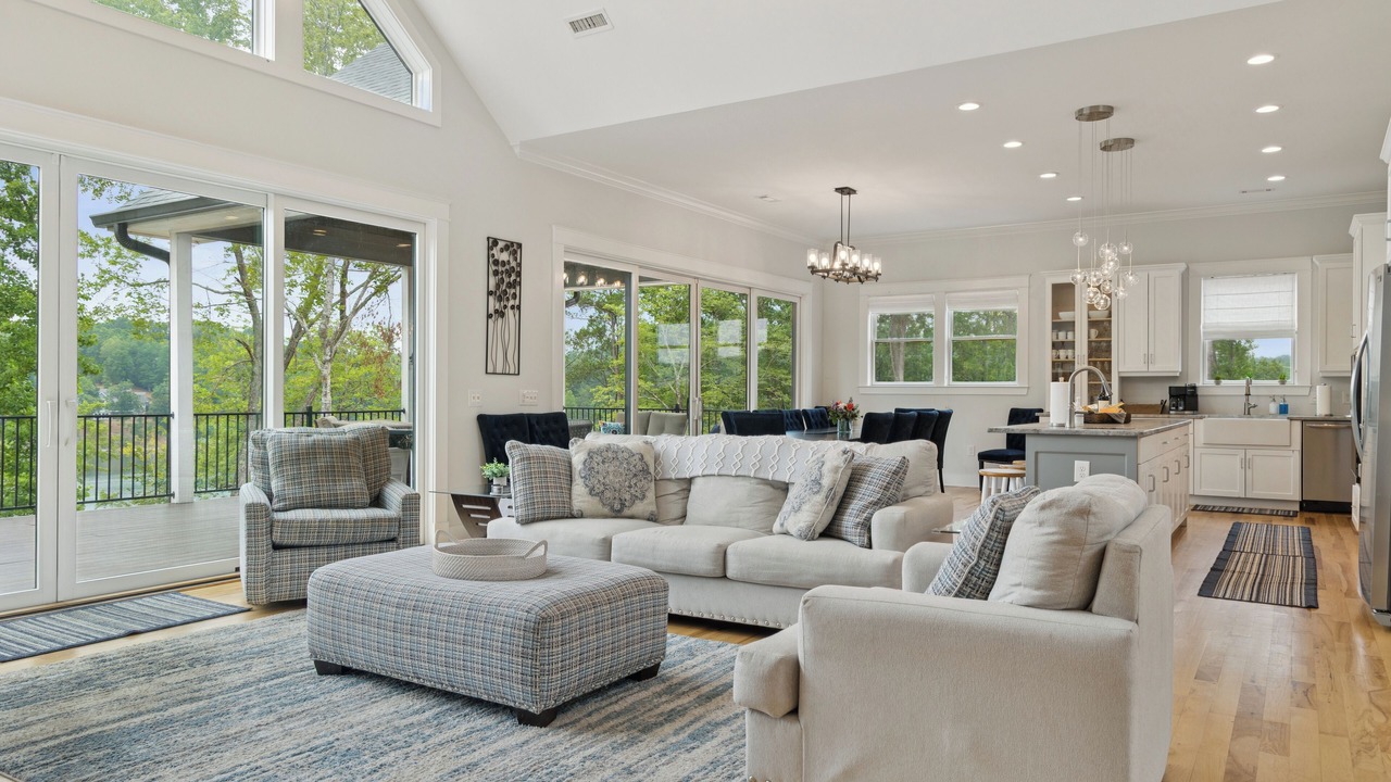 Photo of Livingroom in Six Mile