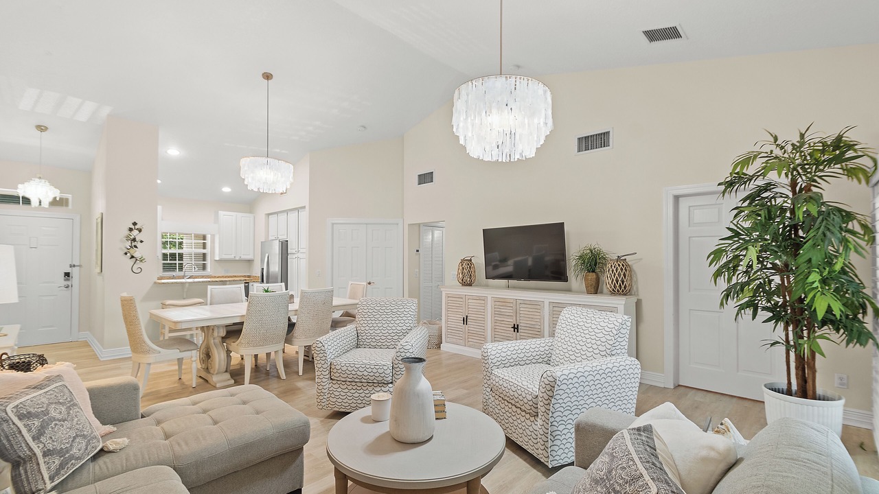 Photo of Livingroom in Boulevard Village and Tennis