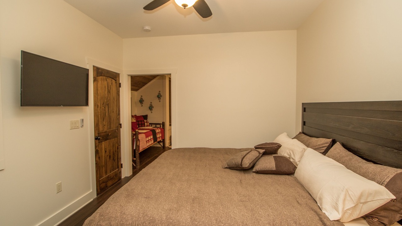 Photo of Bedroom in Glenville