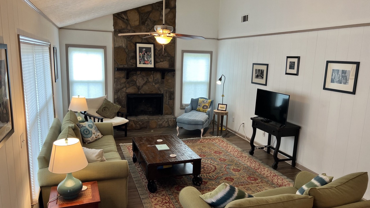 Photo of Livingroom in Thunderbolt