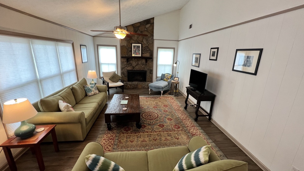 Photo of Livingroom in Thunderbolt
