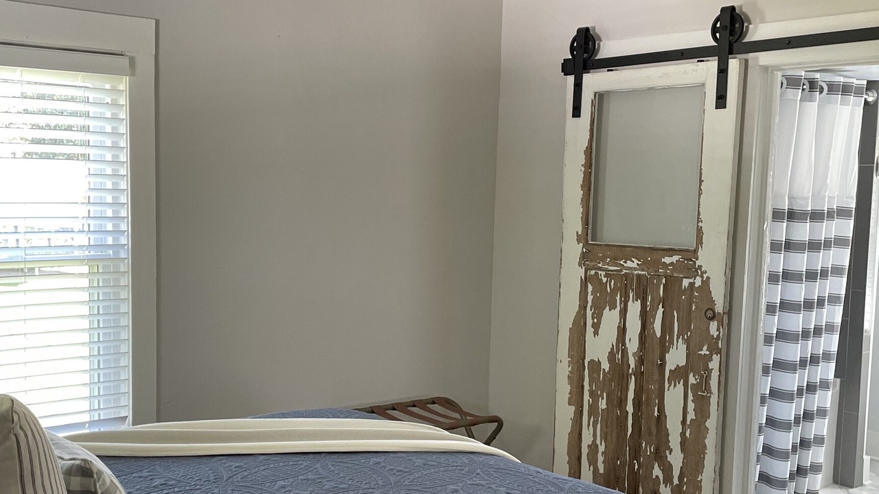 Photo of Bathroom in Garden City