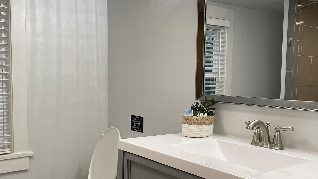 Photo of Bathroom in Garden City