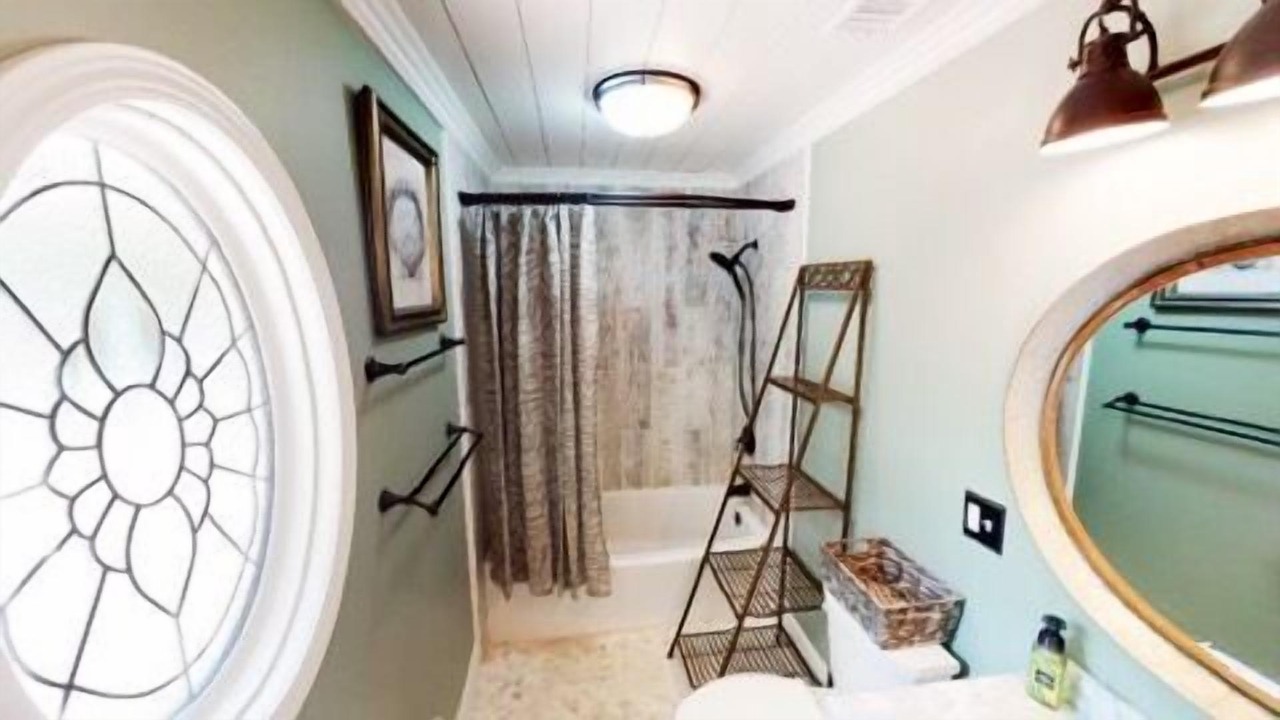 Photo of Bathroom in Folly Field