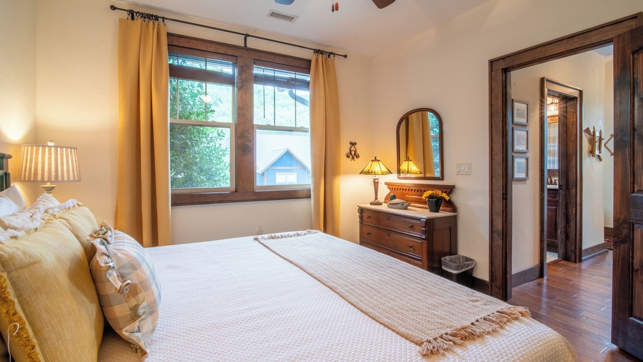 Photo of Bedroom in Cullowhee